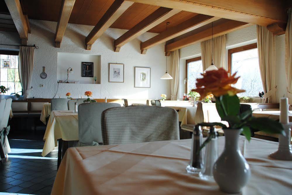 Hotel Restaurant Ferienwohnungen Alpenhof Ubersee Bagian luar foto